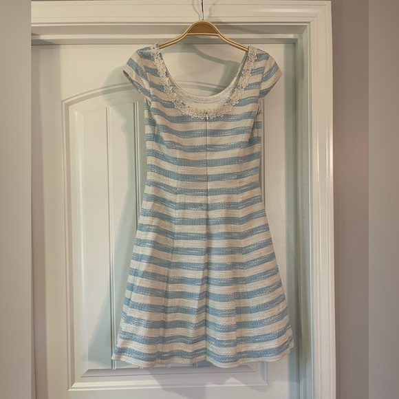 Lilly Pulitzer Rylan Flutter Blue Lurex Boucle Stripe Daisy Pearl Lace Dress - Picture 3 of 6